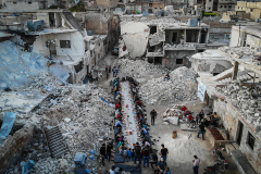 People-and-events-_-Mouneb-Taim-_-_Ramadan-meals-among-the-ruins-in-Idlib